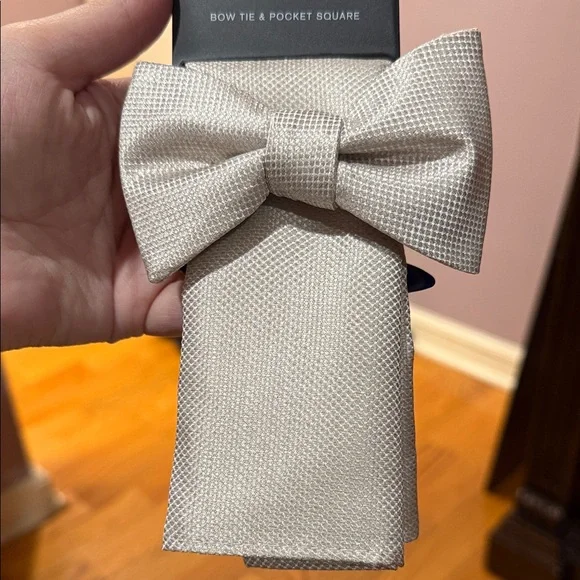 Alfani Beige Tie and Bow Tie pocket square Set NWT